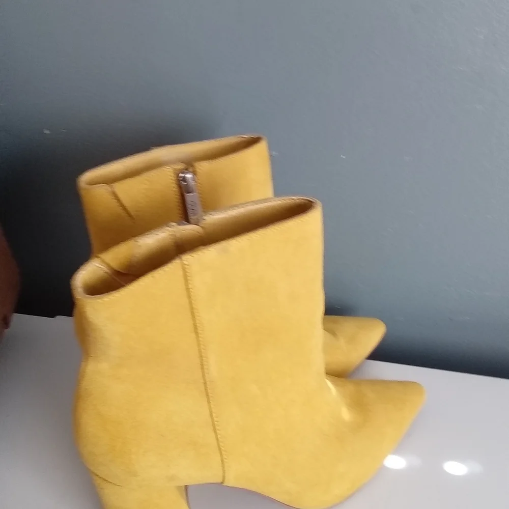 Charles by‎ Charles David Mustard Yellow Suede Pointed Toe Block Heel Booties 8M